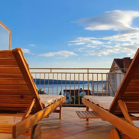 Relaxing Seaview Barac On Separated Floor Apartman Crikvenica