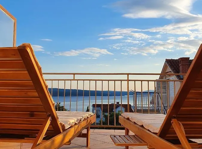 Relaxing Seaview Barac On Separated Floor Apartman Crikvenica