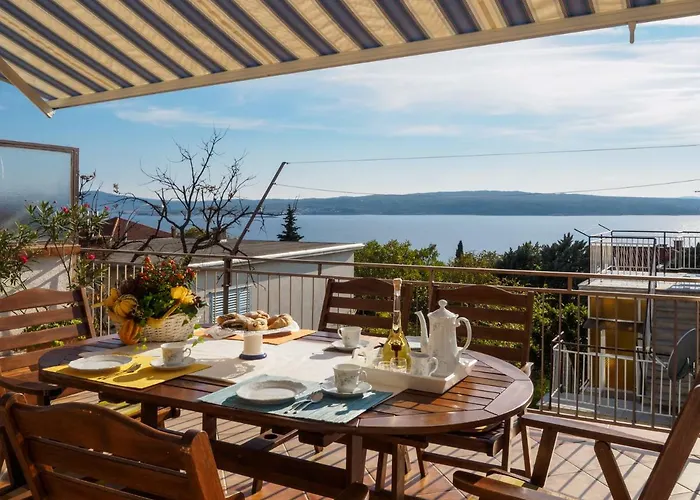 Апартаменты Relaxing Seaview Barac On Separated Floor